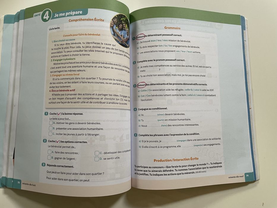 Caderno de Atividades Francês 9 ano
