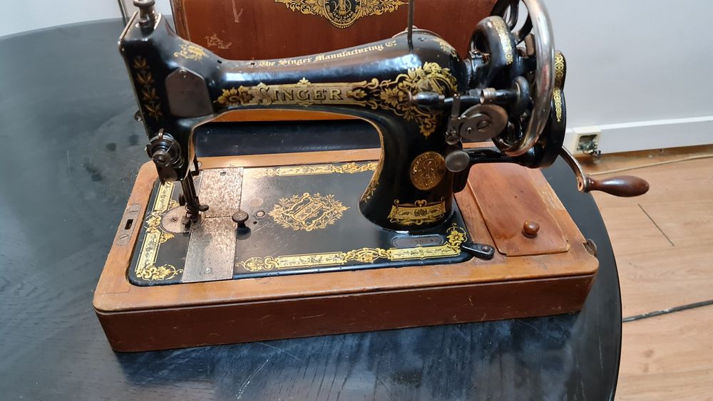 Singer sewing machine424833535968563203