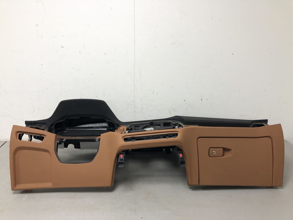 Панель приладів торпедо консоль BMW 3 G20 2019-