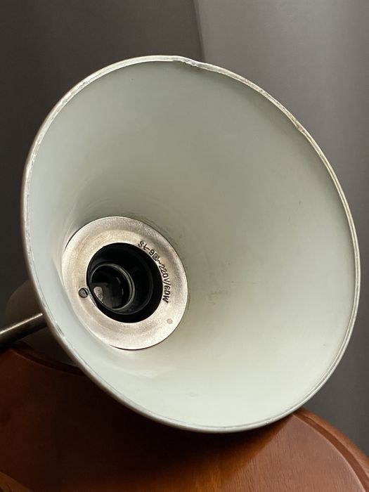 Lampka biurkowa PRL – metalowa, regulowana – styl vintage