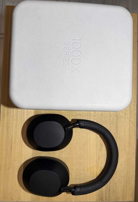 Топовые наушники Sony WH-1000XM5