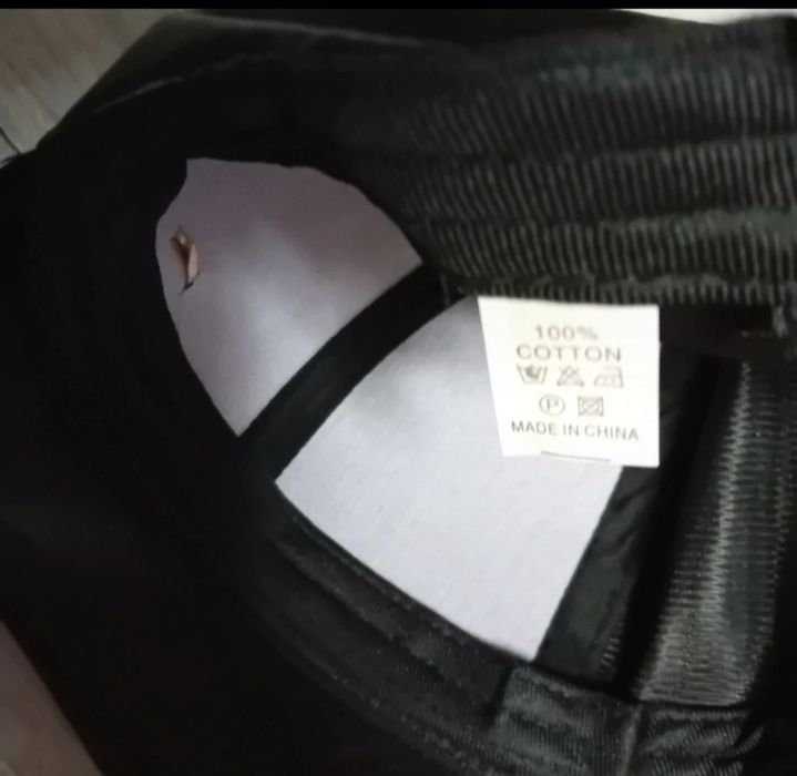 Czapka z daszkiem damska nowa.