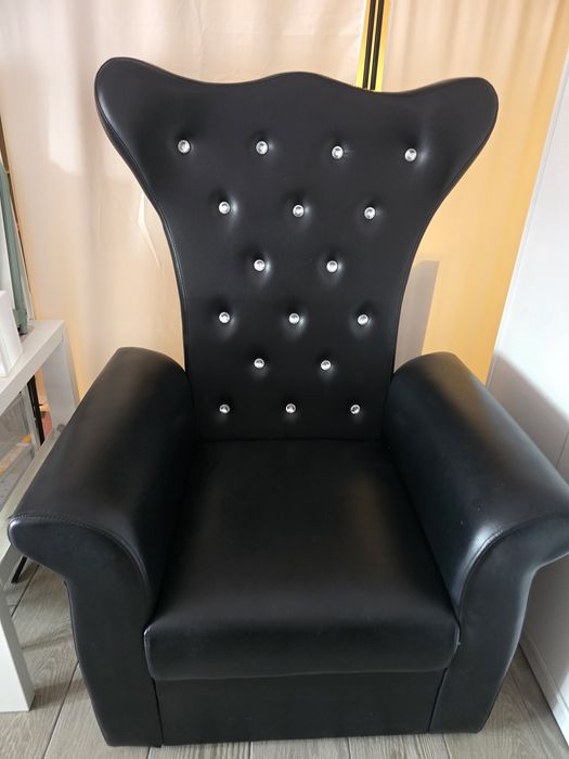 Cadeirão com brilhantes