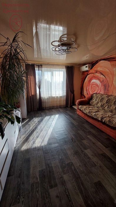 Продам двокімнатну квартиру на Молодіжному. Сертифікат