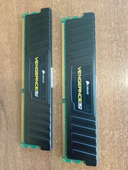 ІГРОВА пам'ять ДДР3 8 ГБ DDR3 8Gb (4гб+4gb) 1600 MHz з радіатором