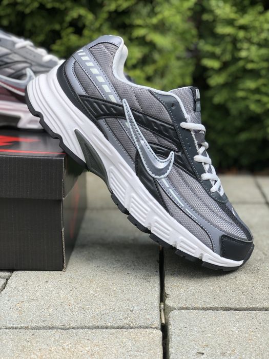 Розпродаж кросівки Nike INITIATOR