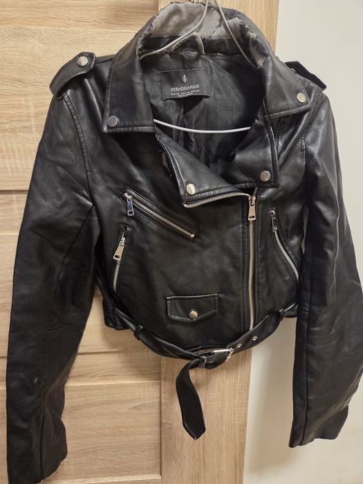 Czarna ramoneska kurtka skórzana eko skóra biker jacket Stradivarius