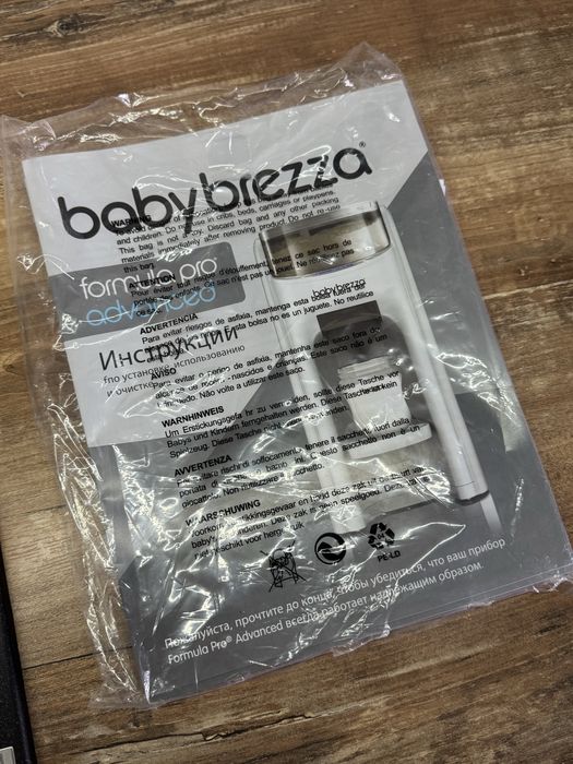 Машина для приготування дитячої суміші Baby Brezza Formula Pro Advanced