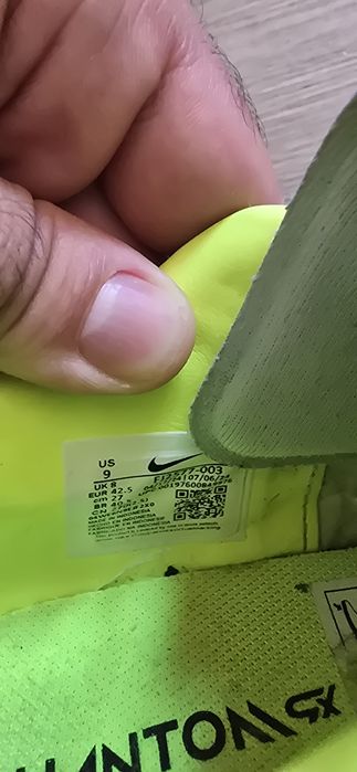 Chuteira Nike para relvado sintético