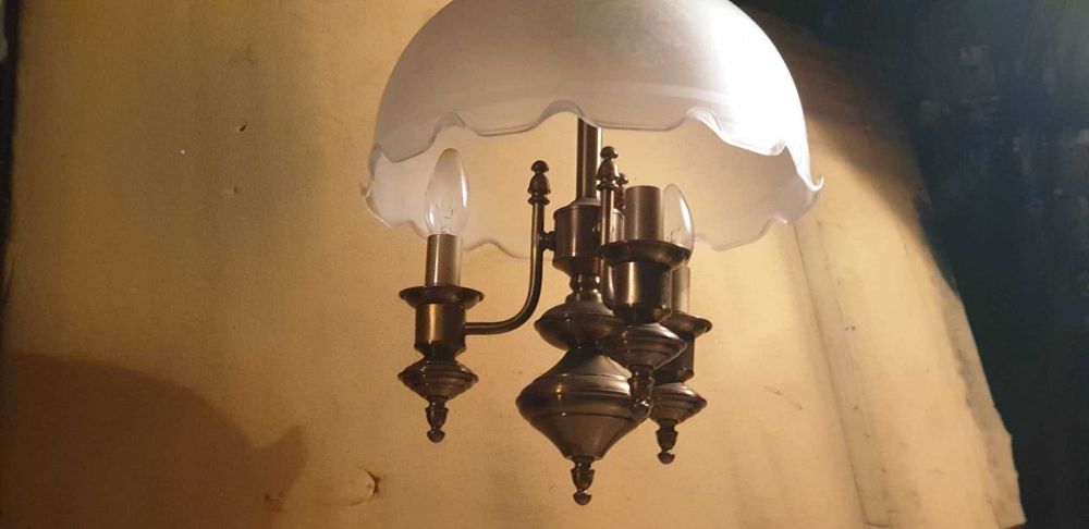 Candeeiro clássico três braços