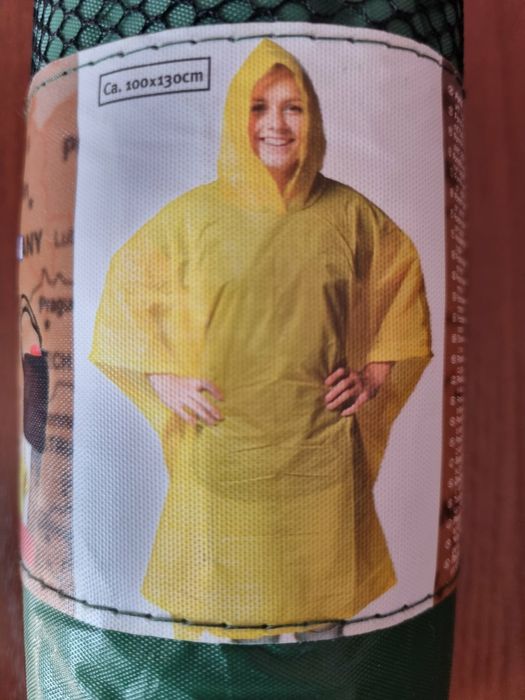 Дождевик - материал нейлон.