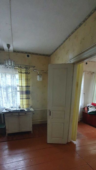 Продам будинок в центрі міста.