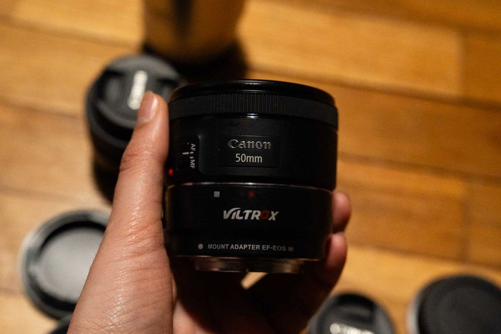 Kit Canon M50 + 2 lentes prime + tripé + cage + bateria extra original