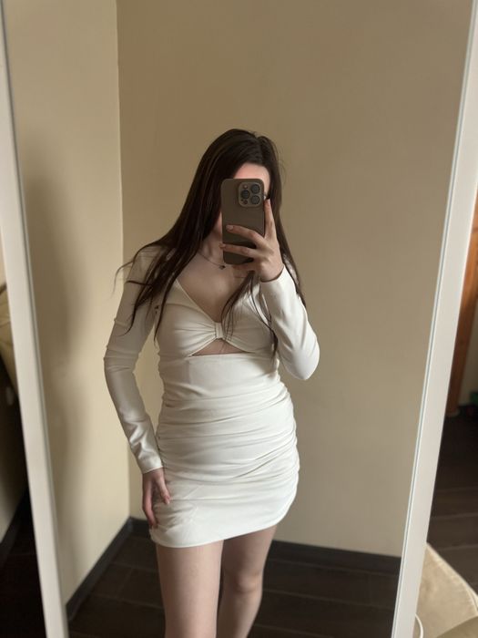 Стильна сукня і кофти