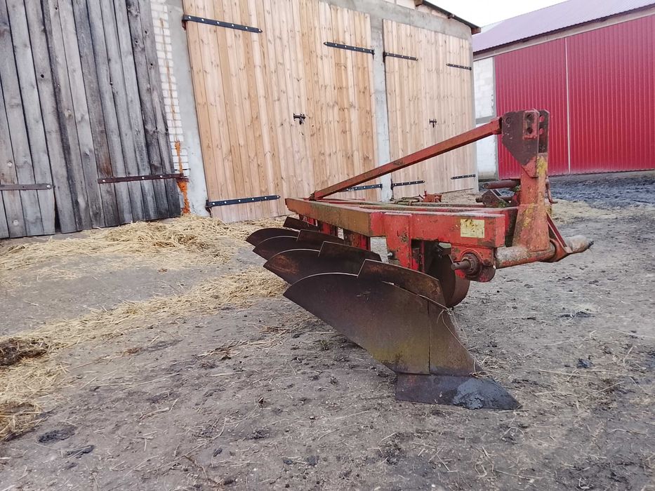 Pług 4 skibowy zagonowy Akpil Unia Agro-Masz zaorał 50ha od nowości