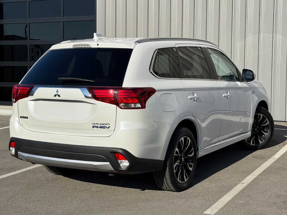 Mitsubishi Outlander SEL S-AWC      2018