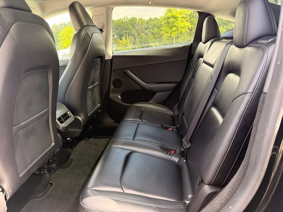 Tesla Model Y Long Range      2023