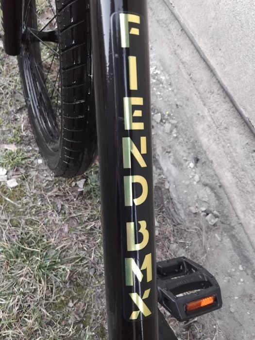 Rower BMX fiend.