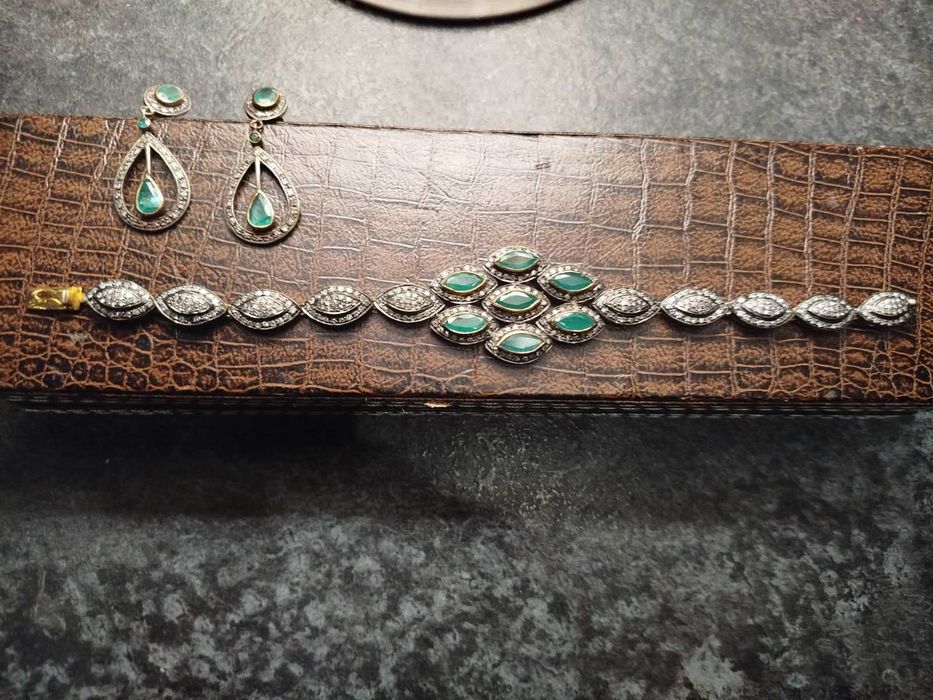 Изумрудный браслет и серьги