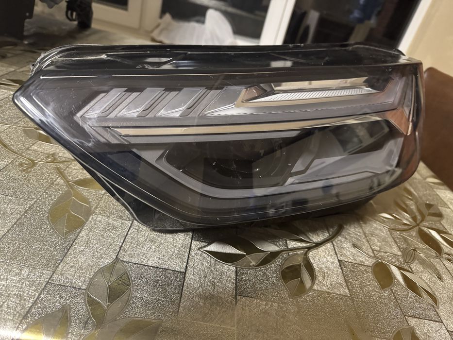 Фара ліва передня матрична Audi Q5 80A941035E