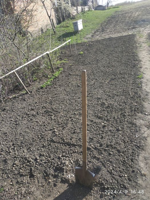 Копка траншей,ям,вручну