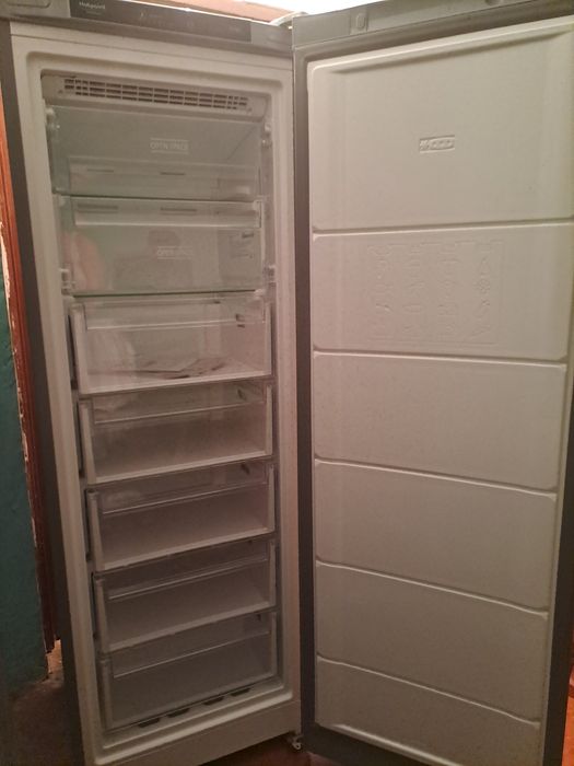 Холодильник морозильна камера