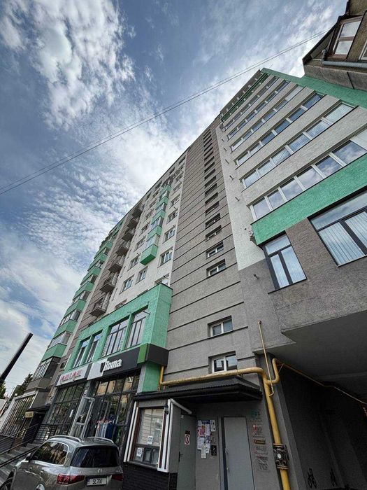 Трикімнатна квартира з ремонтом в центрі міста_M