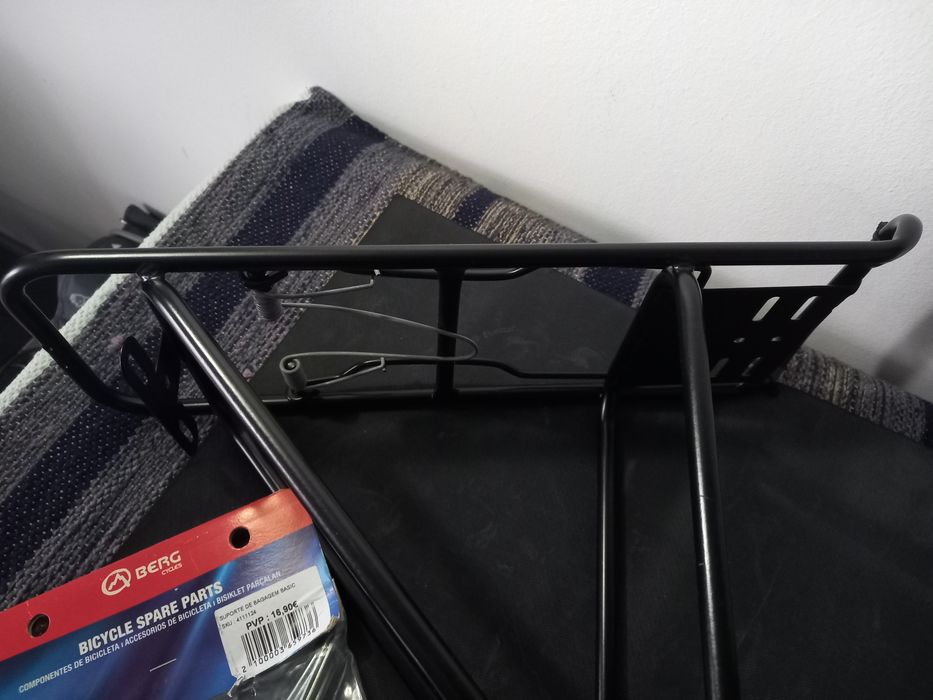 Suporte de bagagem e alforges bicicleta