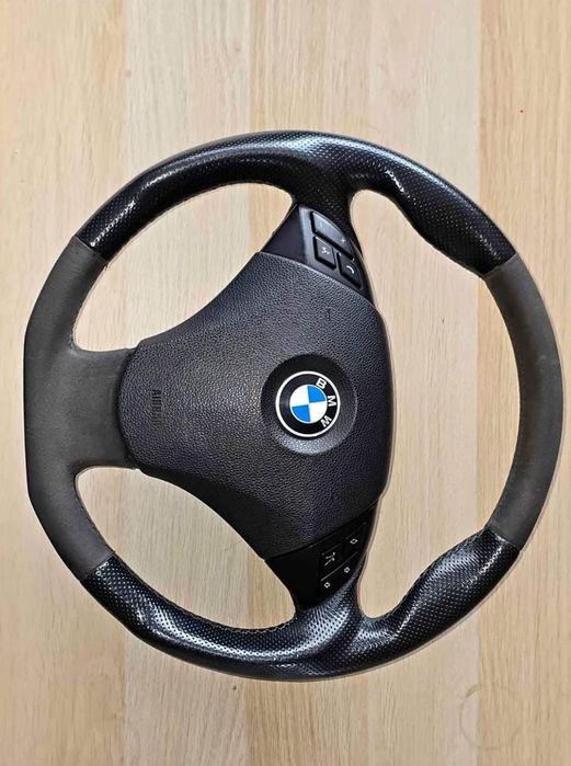 Kierownica BMW E81 E82 E84 E87 E88 E90 E91 E92 sport alcantara obszyta