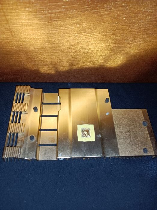 Złote Chłodzenie Pasywne GIGABYTE Silent-Pipe |
