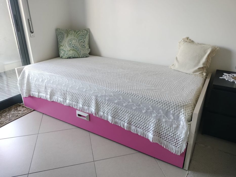Cama dupla com 2 colchões