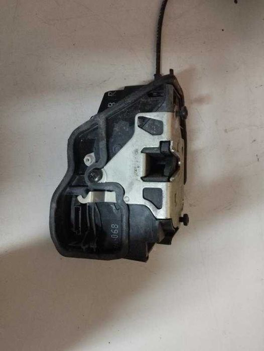Fecho da Porta Frente Dto BMW 5 (E60) | 01 - 10 l 137176