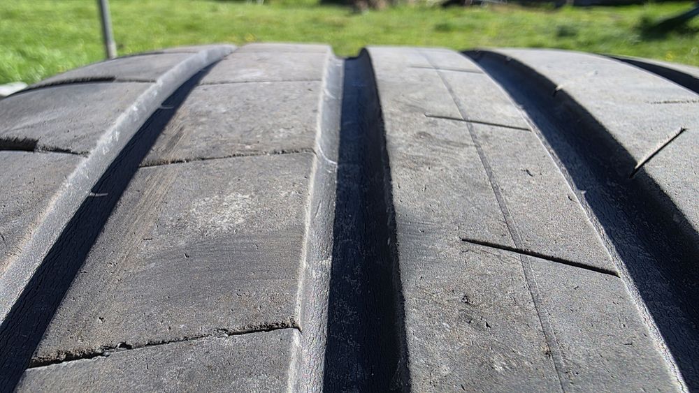 4 Opony letnie Bridgestone 285 45 20 cali 5mm