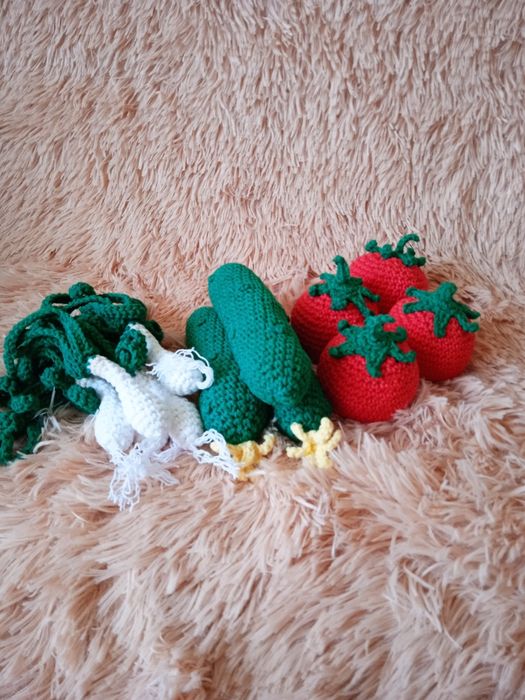 Овочі в'язані крючком