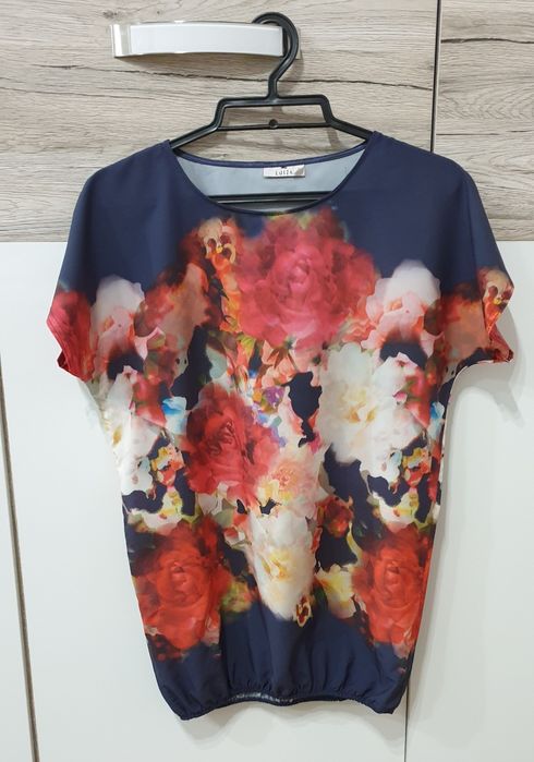 Letnia bluzka w kwiaty M