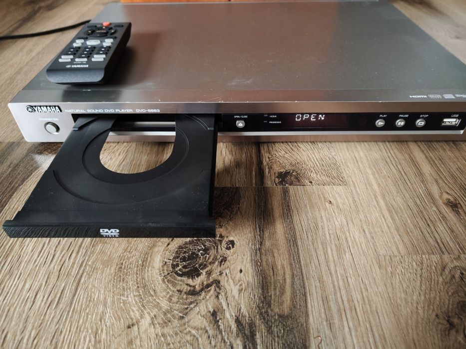 Yamaha DVD‑S663 — świetny odtwarzacz DVD z HDMI + USB, stan bardzo dobry!