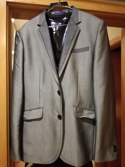 Blazer usado uma vez num casamento
