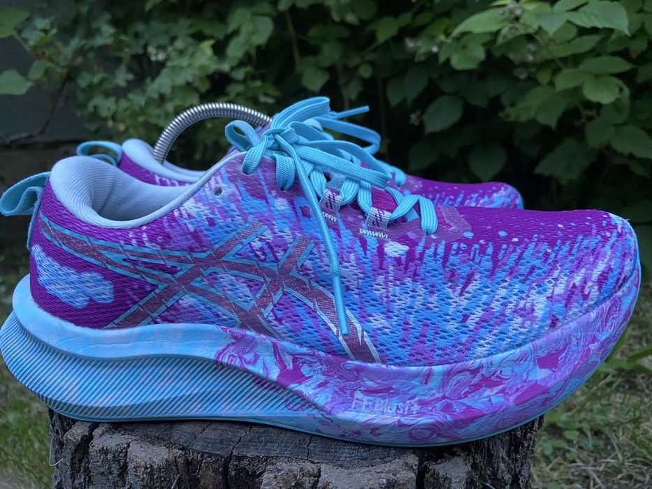 Продам жіночі кросівки ASICS Noosa Tri 16
