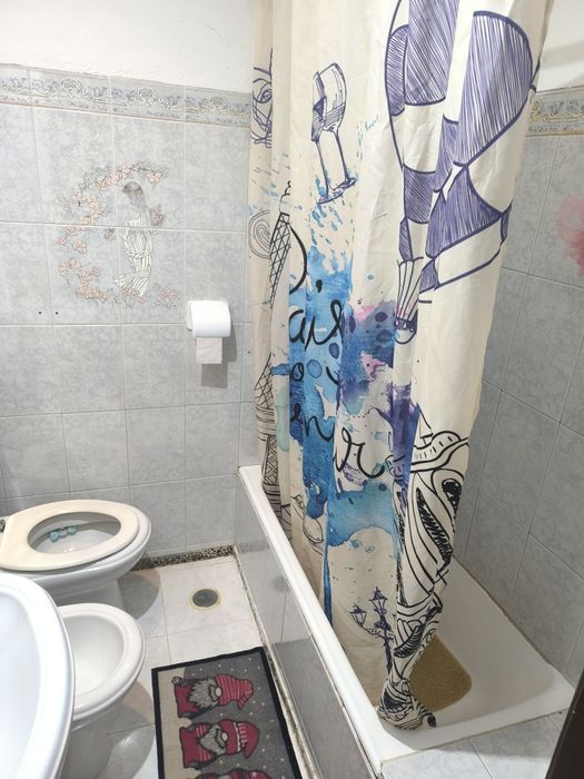 Alugo quarto no Entroncamento a partir de 1/2 /26