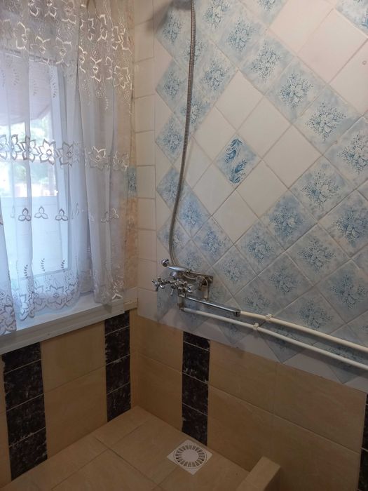 В центре Чугуева продам часть дома