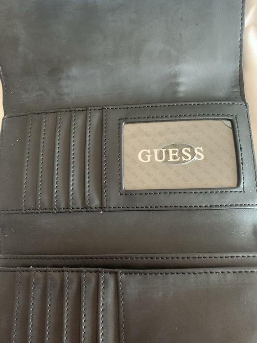 Carteira Guess com brilhantes