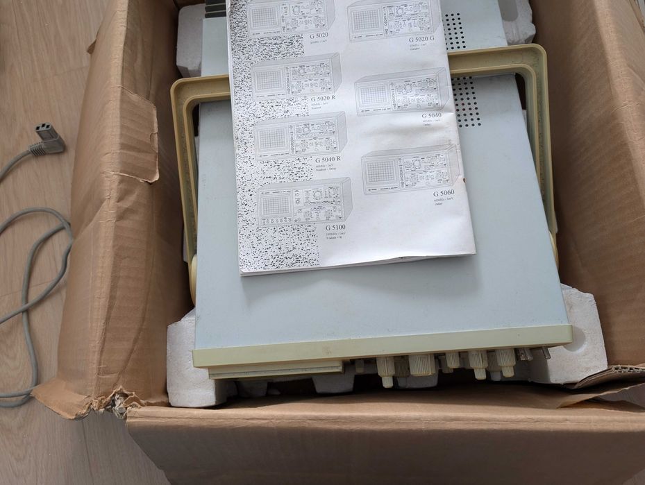 Osciloscópio analógico marca KIOTTO modelo G5100.