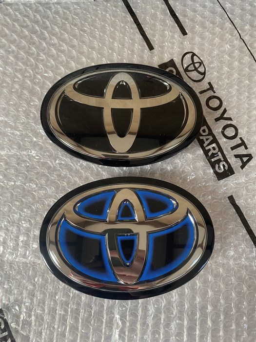 Toyota Venza 2020 2021 эмблема  Оригинал