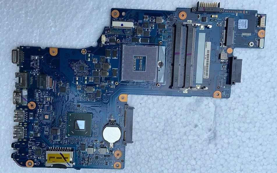 motherboard Toshiba C850 proc i3-2348M testada a funcionar s anomalia