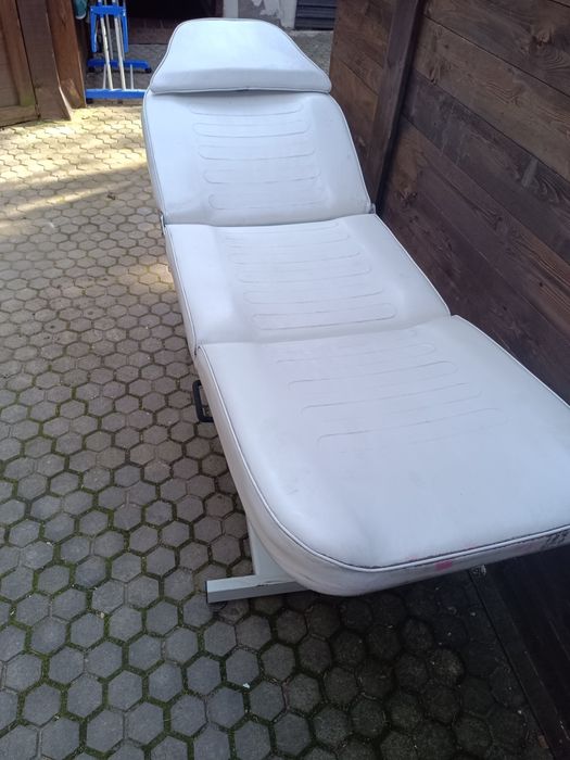 Używane łóżko do masażu , regulowane, fotel.