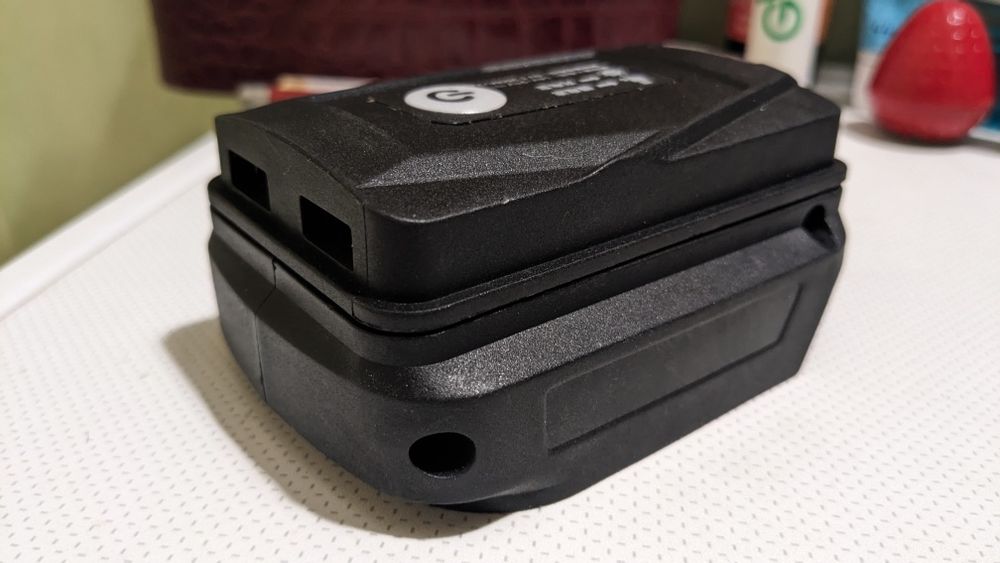 Адаптер USB, повербанк (power bank), ліхтарик Макіта(Makita) Milwaukee