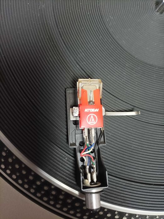 Gramofon Technics SL-1300