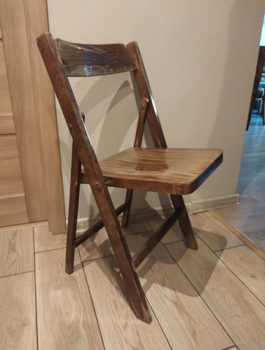 Drewniane krzesło składane