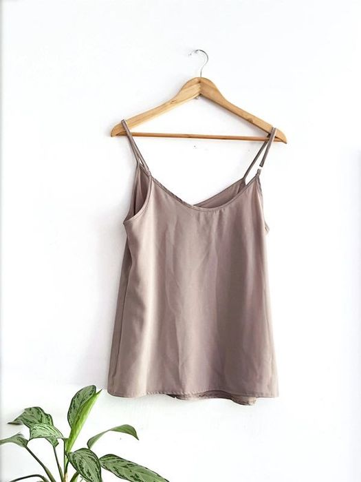 Adjustable Strap Top – Size M | New, Never Worn64585953803137122