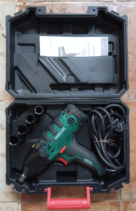 Aparafusadora de impacto elétrica Parkside